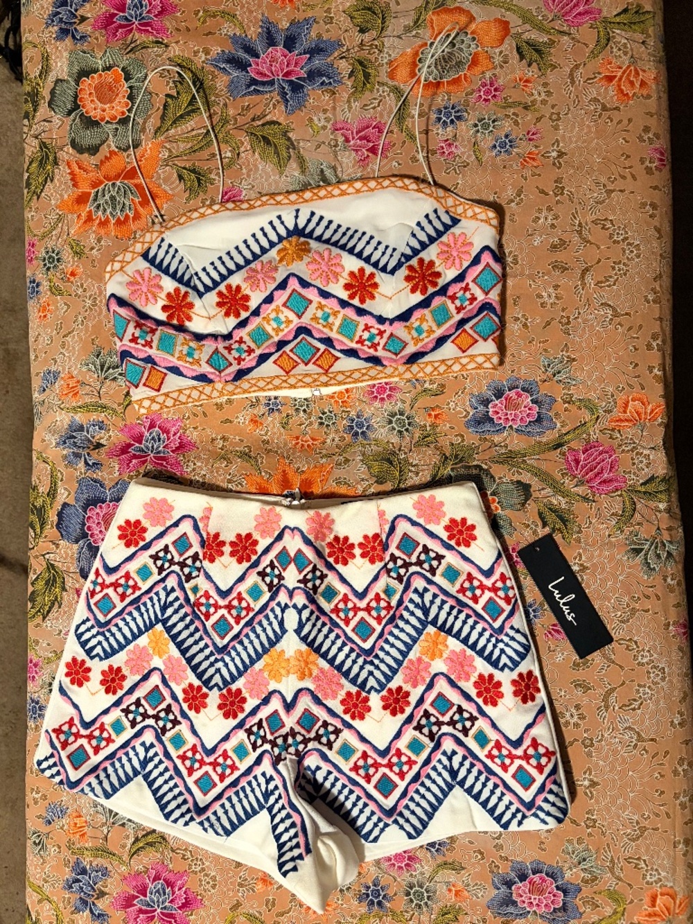 Tobi‘s NWT XS top & Lulu‘s XS bottom NWOT Embroidered Set